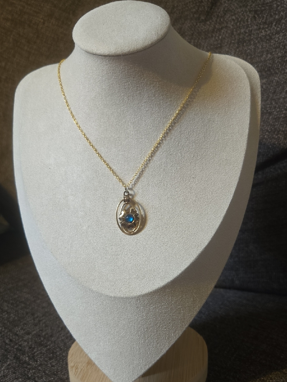 Vintage Gold Tone Floral Pendant Necklace with Blue Stone
